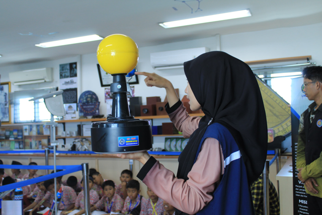 Foto 3 SD YP. Keluarga Kunjungan ke OIF UMSU 
